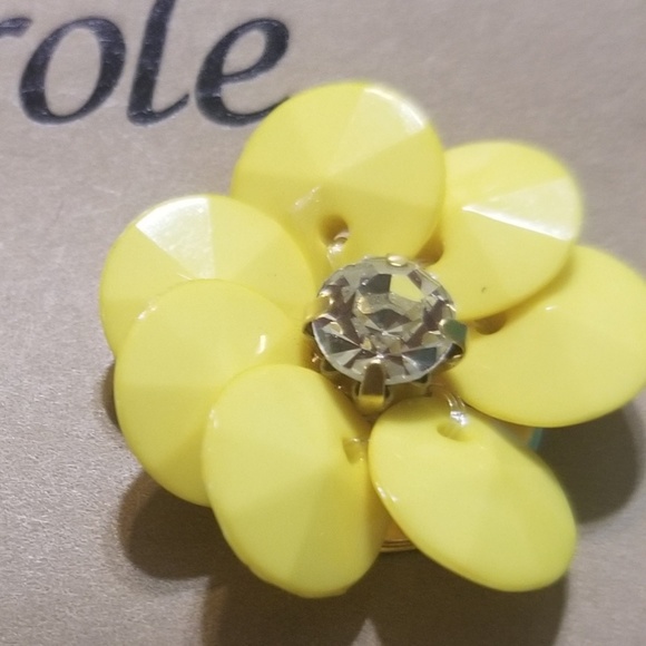 CAROLE Yellow Rose Earring and Necklace - Picture 3 of 8